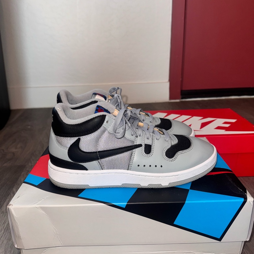 Nike Black and Gray Athletic Shoes